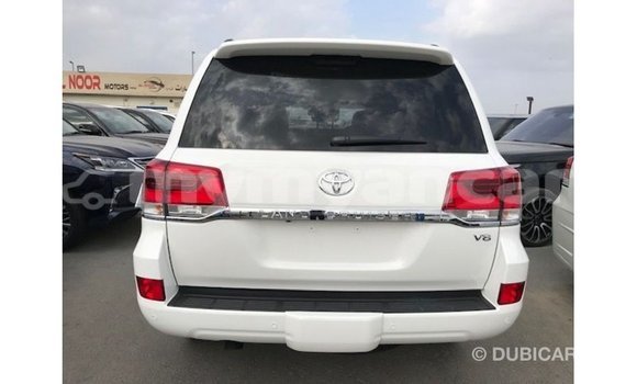 သွင်းကုန် Toyota Land Cruiser White ကား Import - Dubai Ayeyarwady သွင်းကုန် Toyota Land Cruiser White ကား Import - Dubai Ayeyarwady