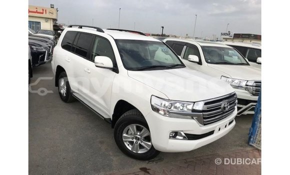 သွင်းကုန် Toyota Land Cruiser White ကား Import - Dubai Ayeyarwady သွင်းကုန် Toyota Land Cruiser White ကား Import - Dubai Ayeyarwady