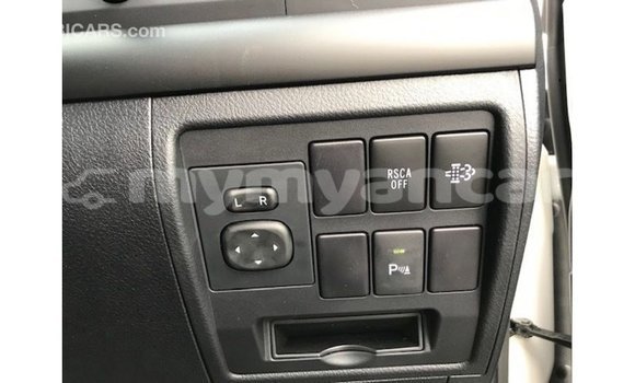 သွင်းကုန် Toyota Land Cruiser White ကား Import - Dubai Ayeyarwady သွင်းကုန် Toyota Land Cruiser White ကား Import - Dubai Ayeyarwady