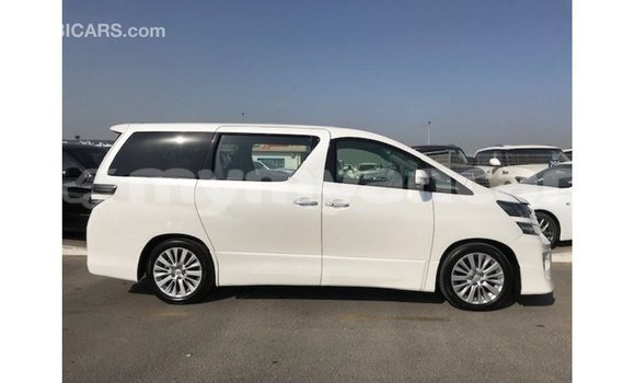 Buy Import Toyota Vellfire White Car in Import - Dubai in Ayeyarwady Buy Import Toyota Vellfire White Car in Import - Dubai in Ayeyarwady