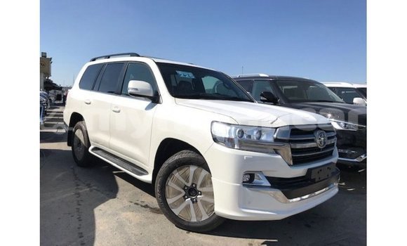Buy Import Toyota Land Cruiser White Car in Import - Dubai in Ayeyarwady Buy Import Toyota Land Cruiser White Car in Import - Dubai in Ayeyarwady