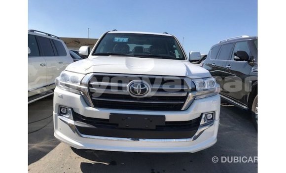 Buy Import Toyota Land Cruiser White Car in Import - Dubai in Ayeyarwady Buy Import Toyota Land Cruiser White Car in Import - Dubai in Ayeyarwady