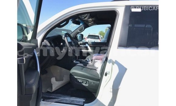 Buy Import Toyota Land Cruiser White Car in Import - Dubai in Ayeyarwady Buy Import Toyota Land Cruiser White Car in Import - Dubai in Ayeyarwady