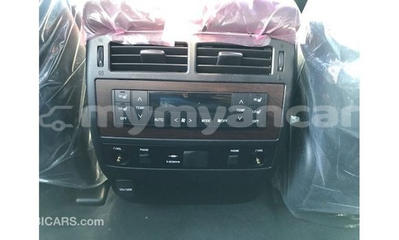 Buy Import Toyota Land Cruiser White Car in Import - Dubai in Ayeyarwady Buy Import Toyota Land Cruiser White Car in Import - Dubai in Ayeyarwady