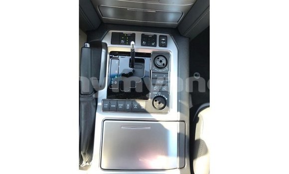 Buy Import Toyota Land Cruiser White Car in Import - Dubai in Ayeyarwady Buy Import Toyota Land Cruiser White Car in Import - Dubai in Ayeyarwady