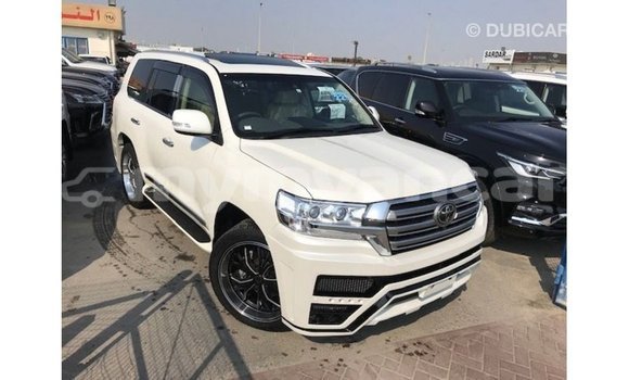 သွင်းကုန် Toyota Land Cruiser White ကား Import - Dubai Ayeyarwady သွင်းကုန် Toyota Land Cruiser White ကား Import - Dubai Ayeyarwady