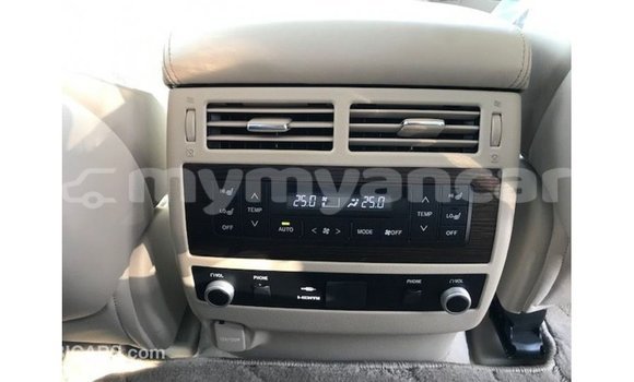 သွင်းကုန် Toyota Land Cruiser White ကား Import - Dubai Ayeyarwady သွင်းကုန် Toyota Land Cruiser White ကား Import - Dubai Ayeyarwady