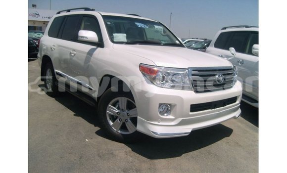 Buy Import Toyota Land Cruiser White Car in Import - Dubai in Ayeyarwady Buy Import Toyota Land Cruiser White Car in Import - Dubai in Ayeyarwady