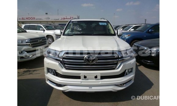 သွင်းကုန် Toyota Land Cruiser White ကား Import - Dubai Ayeyarwady သွင်းကုန် Toyota Land Cruiser White ကား Import - Dubai Ayeyarwady