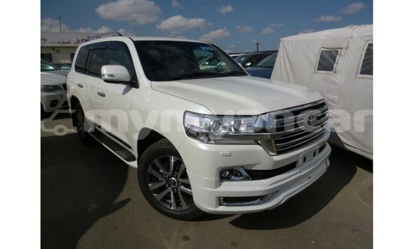 သွင်းကုန် Toyota Land Cruiser White ကား Import - Dubai Ayeyarwady သွင်းကုန် Toyota Land Cruiser White ကား Import - Dubai Ayeyarwady