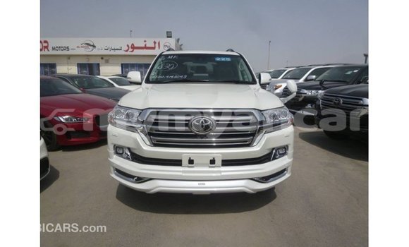 သွင်းကုန် Toyota Land Cruiser White ကား Import - Dubai Ayeyarwady သွင်းကုန် Toyota Land Cruiser White ကား Import - Dubai Ayeyarwady