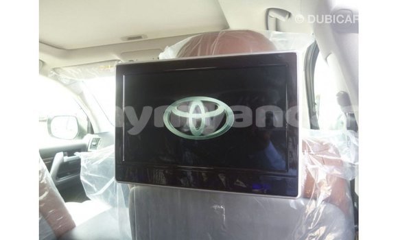 သွင်းကုန် Toyota Land Cruiser White ကား Import - Dubai Ayeyarwady သွင်းကုန် Toyota Land Cruiser White ကား Import - Dubai Ayeyarwady