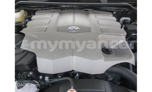 သွင်းကုန် Toyota Land Cruiser White ကား Import - Dubai Ayeyarwady သွင်းကုန် Toyota Land Cruiser White ကား Import - Dubai Ayeyarwady