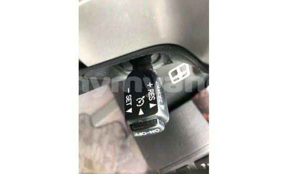 သွင်းကုန် Toyota Land Cruiser White ကား Import - Dubai Ayeyarwady သွင်းကုန် Toyota Land Cruiser White ကား Import - Dubai Ayeyarwady