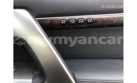 သွင်းကုန် Toyota Land Cruiser White ကား Import - Dubai Ayeyarwady သွင်းကုန် Toyota Land Cruiser White ကား Import - Dubai Ayeyarwady