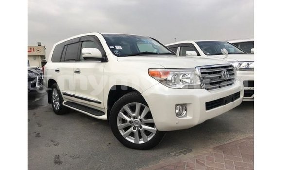 Acheter Import Voiture Toyota Land Cruiser Blanc à Import - Dubai, #<Region:0x000000000c5121b8> Acheter Import Voiture Toyota Land Cruiser Blanc à Import - Dubai, #<Region:0x000000000c5121b8>