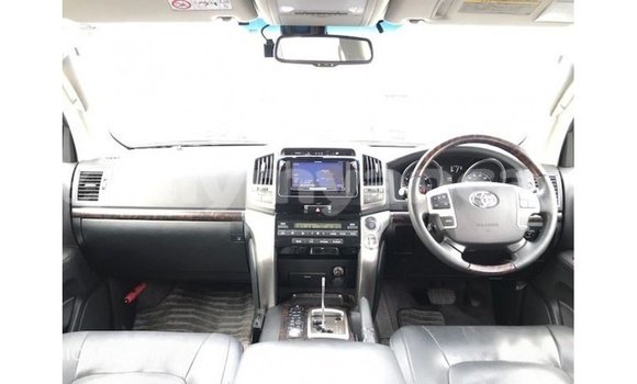 Acheter Import Voiture Toyota Land Cruiser Blanc à Import - Dubai, #<Region:0x000000000c5121b8> Acheter Import Voiture Toyota Land Cruiser Blanc à Import - Dubai, #<Region:0x000000000c5121b8>