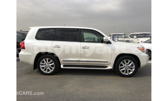 Acheter Import Voiture Toyota Land Cruiser Blanc à Import - Dubai, #<Region:0x000000000c5121b8> Acheter Import Voiture Toyota Land Cruiser Blanc à Import - Dubai, #<Region:0x000000000c5121b8>