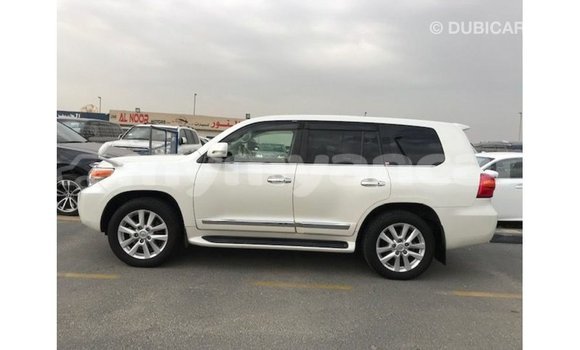 Acheter Import Voiture Toyota Land Cruiser Blanc à Import - Dubai, #<Region:0x000000000c5121b8> Acheter Import Voiture Toyota Land Cruiser Blanc à Import - Dubai, #<Region:0x000000000c5121b8>