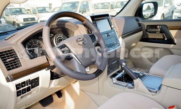 Acheter Import Voiture Toyota Land Cruiser Blanc à Import - Dubai, #<Region:0x000000000c5121b8> Acheter Import Voiture Toyota Land Cruiser Blanc à Import - Dubai, #<Region:0x000000000c5121b8>