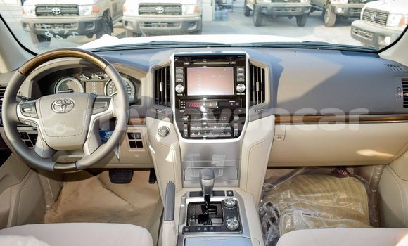 Acheter Import Voiture Toyota Land Cruiser Blanc à Import - Dubai, #<Region:0x000000000c5121b8> Acheter Import Voiture Toyota Land Cruiser Blanc à Import - Dubai, #<Region:0x000000000c5121b8>