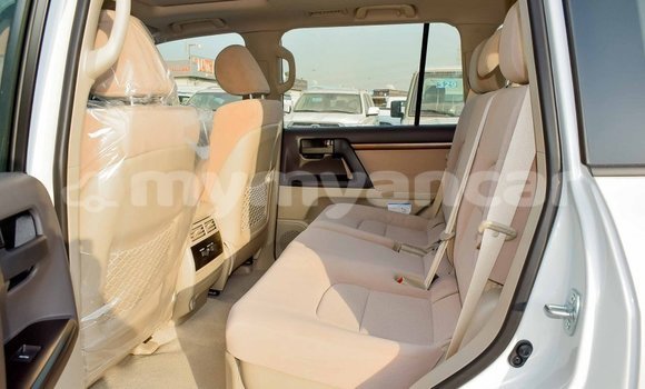 Acheter Import Voiture Toyota Land Cruiser Blanc à Import - Dubai, #<Region:0x000000000c5121b8> Acheter Import Voiture Toyota Land Cruiser Blanc à Import - Dubai, #<Region:0x000000000c5121b8>