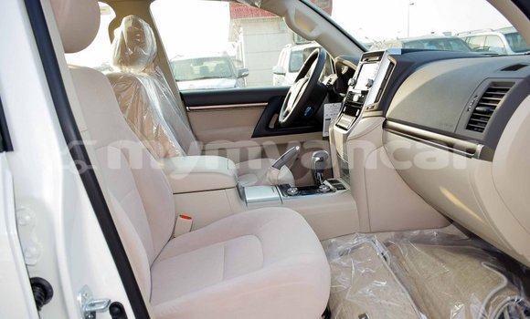 Acheter Import Voiture Toyota Land Cruiser Blanc à Import - Dubai, #<Region:0x000000000c5121b8> Acheter Import Voiture Toyota Land Cruiser Blanc à Import - Dubai, #<Region:0x000000000c5121b8>