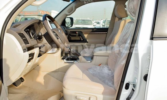 Acheter Import Voiture Toyota Land Cruiser Blanc à Import - Dubai, #<Region:0x000000000c5121b8> Acheter Import Voiture Toyota Land Cruiser Blanc à Import - Dubai, #<Region:0x000000000c5121b8>