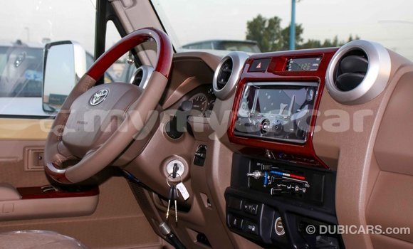 Buy Import Toyota Land Cruiser Beige Car in Import - Dubai in Ayeyarwady Buy Import Toyota Land Cruiser Beige Car in Import - Dubai in Ayeyarwady