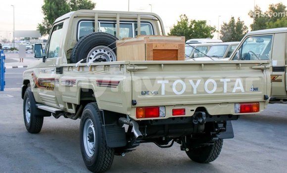 Buy Import Toyota Land Cruiser Beige Car in Import - Dubai in Ayeyarwady Buy Import Toyota Land Cruiser Beige Car in Import - Dubai in Ayeyarwady