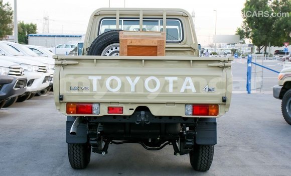 Buy Import Toyota Land Cruiser Beige Car in Import - Dubai in Ayeyarwady Buy Import Toyota Land Cruiser Beige Car in Import - Dubai in Ayeyarwady