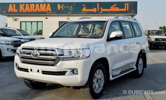 Buy Import Toyota Land Cruiser White Car in Import - Dubai in Ayeyarwady Buy Import Toyota Land Cruiser White Car in Import - Dubai in Ayeyarwady