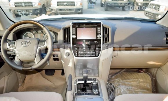 Buy Import Toyota Land Cruiser White Car in Import - Dubai in Ayeyarwady Buy Import Toyota Land Cruiser White Car in Import - Dubai in Ayeyarwady