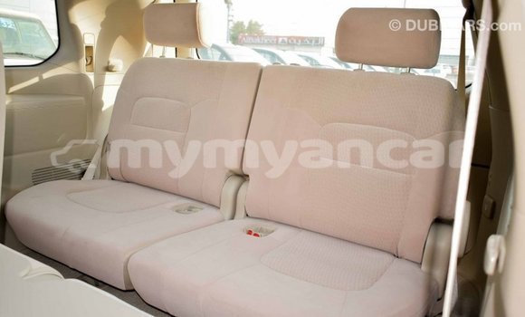Buy Import Toyota Land Cruiser White Car in Import - Dubai in Ayeyarwady Buy Import Toyota Land Cruiser White Car in Import - Dubai in Ayeyarwady