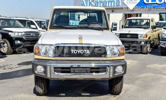 Buy Import Toyota Land Cruiser Beige Car in Import - Dubai in Ayeyarwady Buy Import Toyota Land Cruiser Beige Car in Import - Dubai in Ayeyarwady