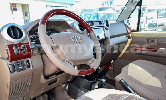 Buy Import Toyota Land Cruiser Beige Car in Import - Dubai in Ayeyarwady Buy Import Toyota Land Cruiser Beige Car in Import - Dubai in Ayeyarwady
