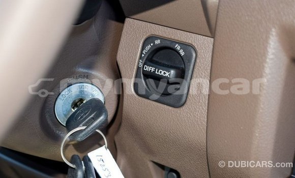 Buy Import Toyota Land Cruiser Beige Car in Import - Dubai in Ayeyarwady Buy Import Toyota Land Cruiser Beige Car in Import - Dubai in Ayeyarwady