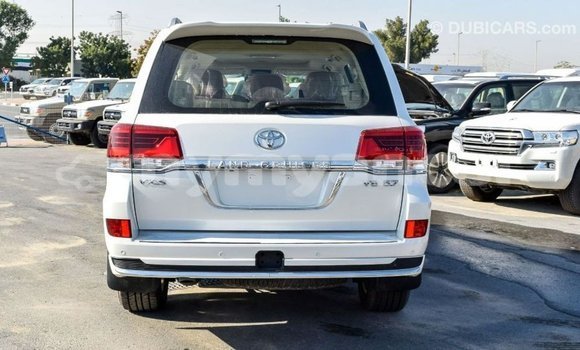 Buy Import Toyota Land Cruiser White Car in Import - Dubai in Ayeyarwady Buy Import Toyota Land Cruiser White Car in Import - Dubai in Ayeyarwady