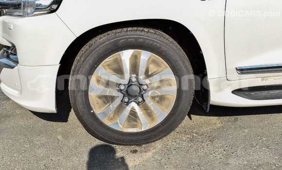 Buy Import Toyota Land Cruiser White Car in Import - Dubai in Ayeyarwady Buy Import Toyota Land Cruiser White Car in Import - Dubai in Ayeyarwady