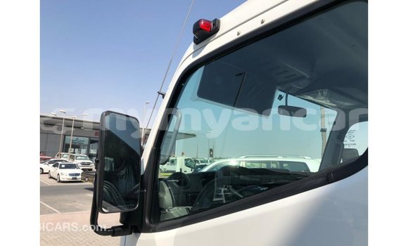Acheter Import Voiture Mitsubishi Carisma Blanc à Import - Dubai, #<Region:0x000000000c5121b8> Acheter Import Voiture Mitsubishi Carisma Blanc à Import - Dubai, #<Region:0x000000000c5121b8>
