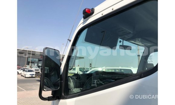 Buy Import Mitsubishi Carisma White Car in Import - Dubai in Ayeyarwady Buy Import Mitsubishi Carisma White Car in Import - Dubai in Ayeyarwady