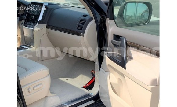 Buy Import Toyota Land Cruiser Black Car in Import - Dubai in Ayeyarwady Buy Import Toyota Land Cruiser Black Car in Import - Dubai in Ayeyarwady
