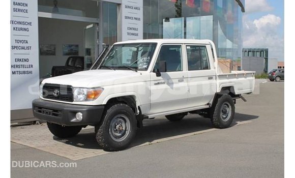 သွင်းကုန် Toyota Land Cruiser White ကား Import - Dubai Ayeyarwady သွင်းကုန် Toyota Land Cruiser White ကား Import - Dubai Ayeyarwady