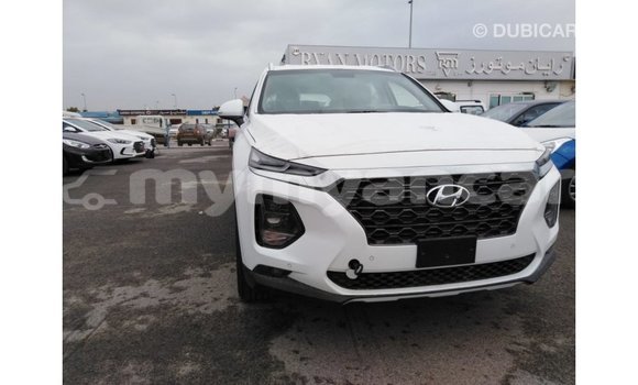 Buy Import Hyundai Santa Fe White Car in Import - Dubai in Ayeyarwady Buy Import Hyundai Santa Fe White Car in Import - Dubai in Ayeyarwady