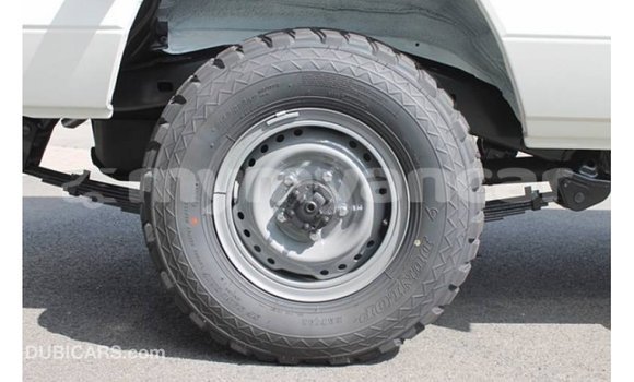 Buy Import Toyota Land Cruiser White Car in Import - Dubai in Ayeyarwady Buy Import Toyota Land Cruiser White Car in Import - Dubai in Ayeyarwady