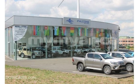 Buy Import Toyota Land Cruiser White Car in Import - Dubai in Ayeyarwady Buy Import Toyota Land Cruiser White Car in Import - Dubai in Ayeyarwady