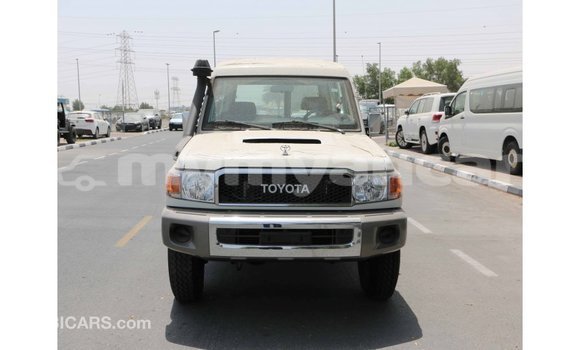 Buy Import Toyota Land Cruiser White Car in Import - Dubai in Ayeyarwady Buy Import Toyota Land Cruiser White Car in Import - Dubai in Ayeyarwady