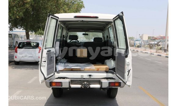 Buy Import Toyota Land Cruiser White Car in Import - Dubai in Ayeyarwady Buy Import Toyota Land Cruiser White Car in Import - Dubai in Ayeyarwady