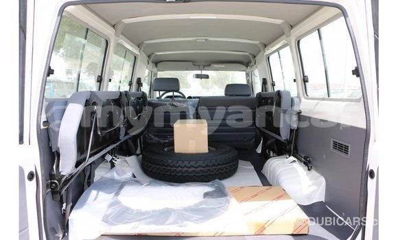 Buy Import Toyota Land Cruiser White Car in Import - Dubai in Ayeyarwady Buy Import Toyota Land Cruiser White Car in Import - Dubai in Ayeyarwady