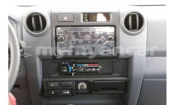 Buy Import Toyota Land Cruiser White Car in Import - Dubai in Ayeyarwady Buy Import Toyota Land Cruiser White Car in Import - Dubai in Ayeyarwady